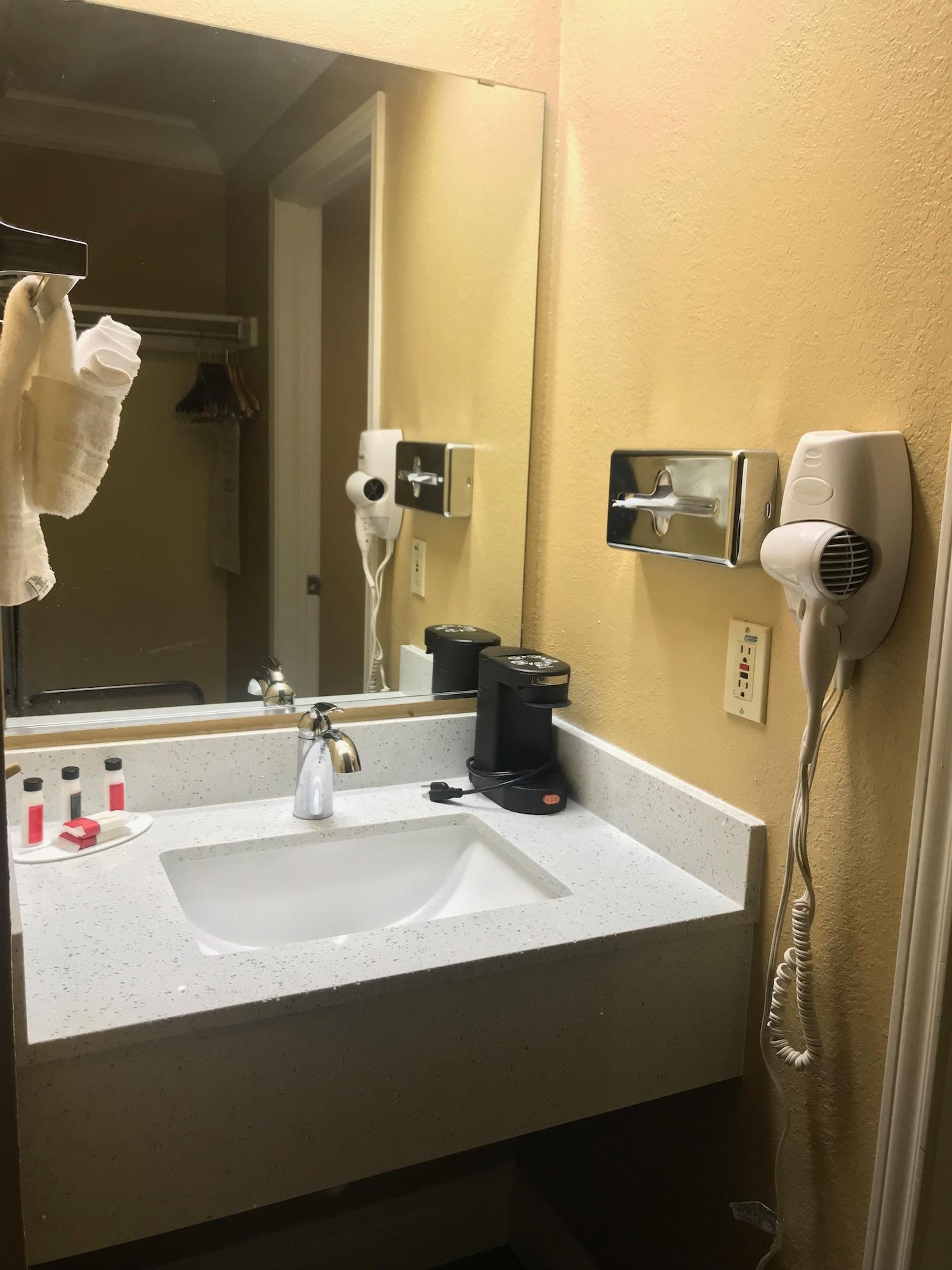 Days Inn By Wyndham San Antonio Airport Extérieur photo
