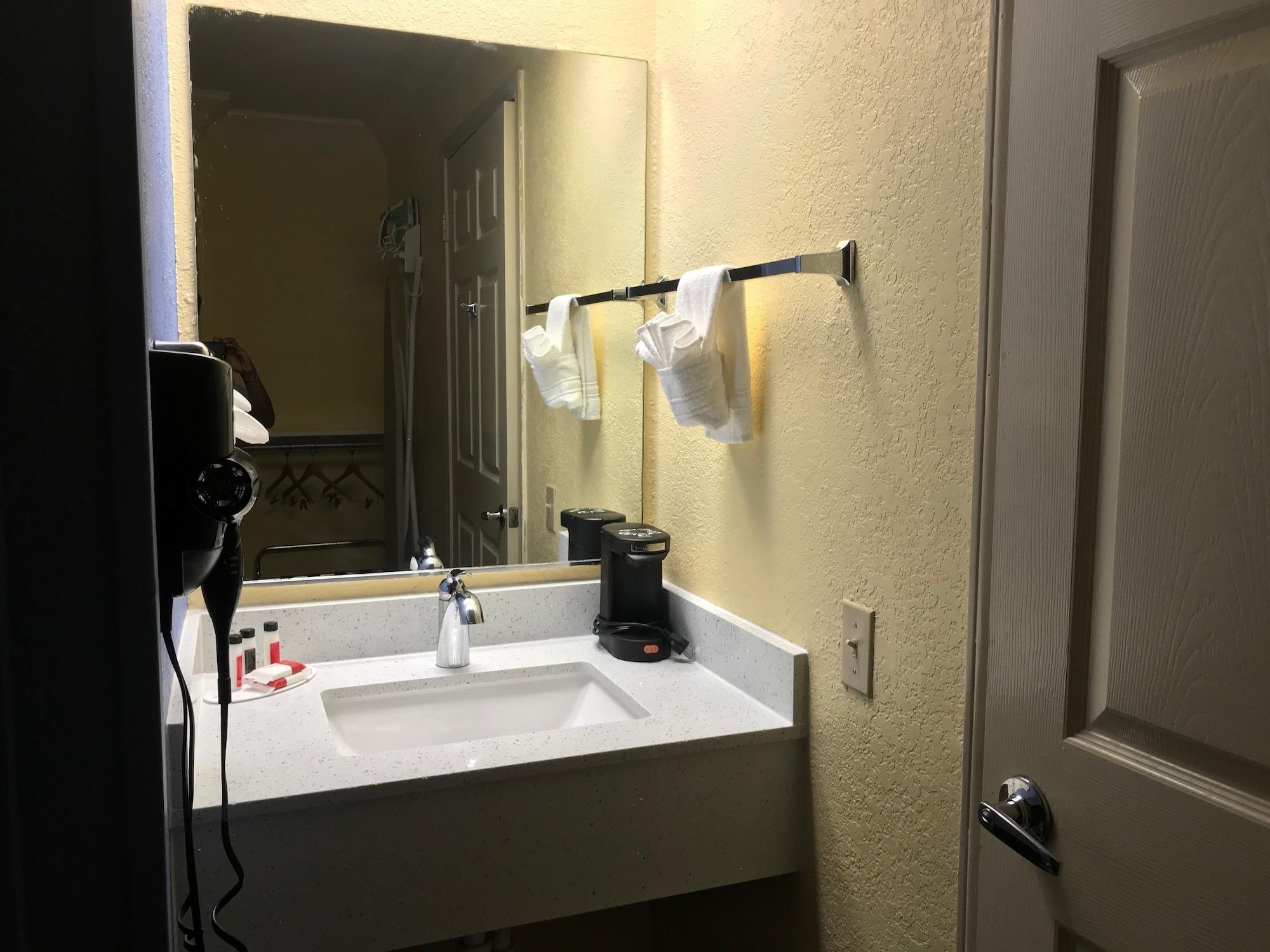 Days Inn By Wyndham San Antonio Airport Extérieur photo