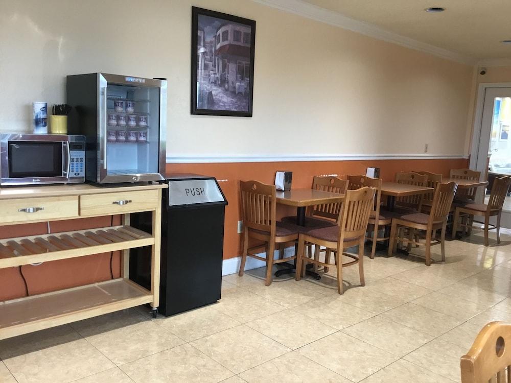 Days Inn By Wyndham San Antonio Airport Extérieur photo