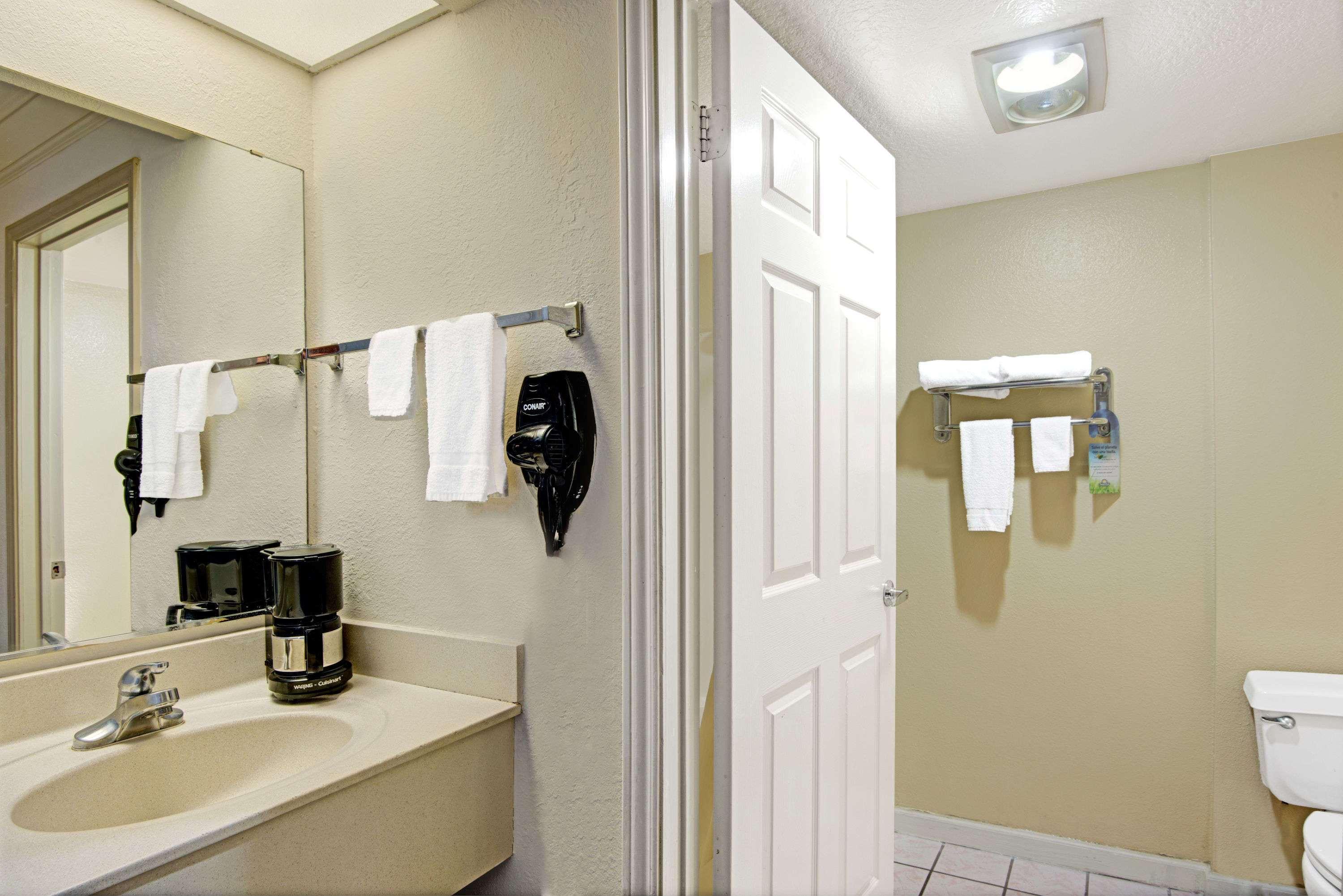 Days Inn By Wyndham San Antonio Airport Extérieur photo