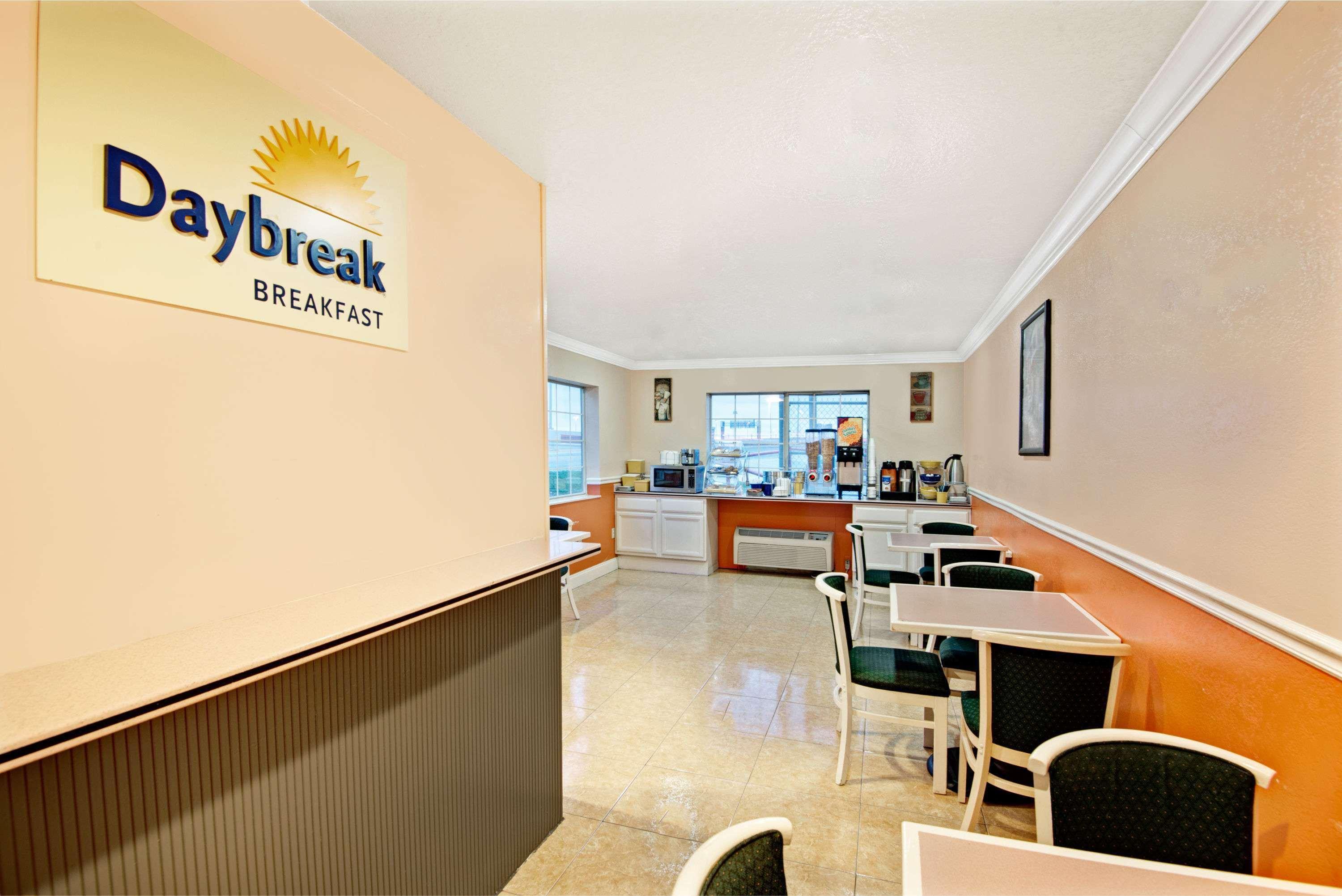 Days Inn By Wyndham San Antonio Airport Extérieur photo