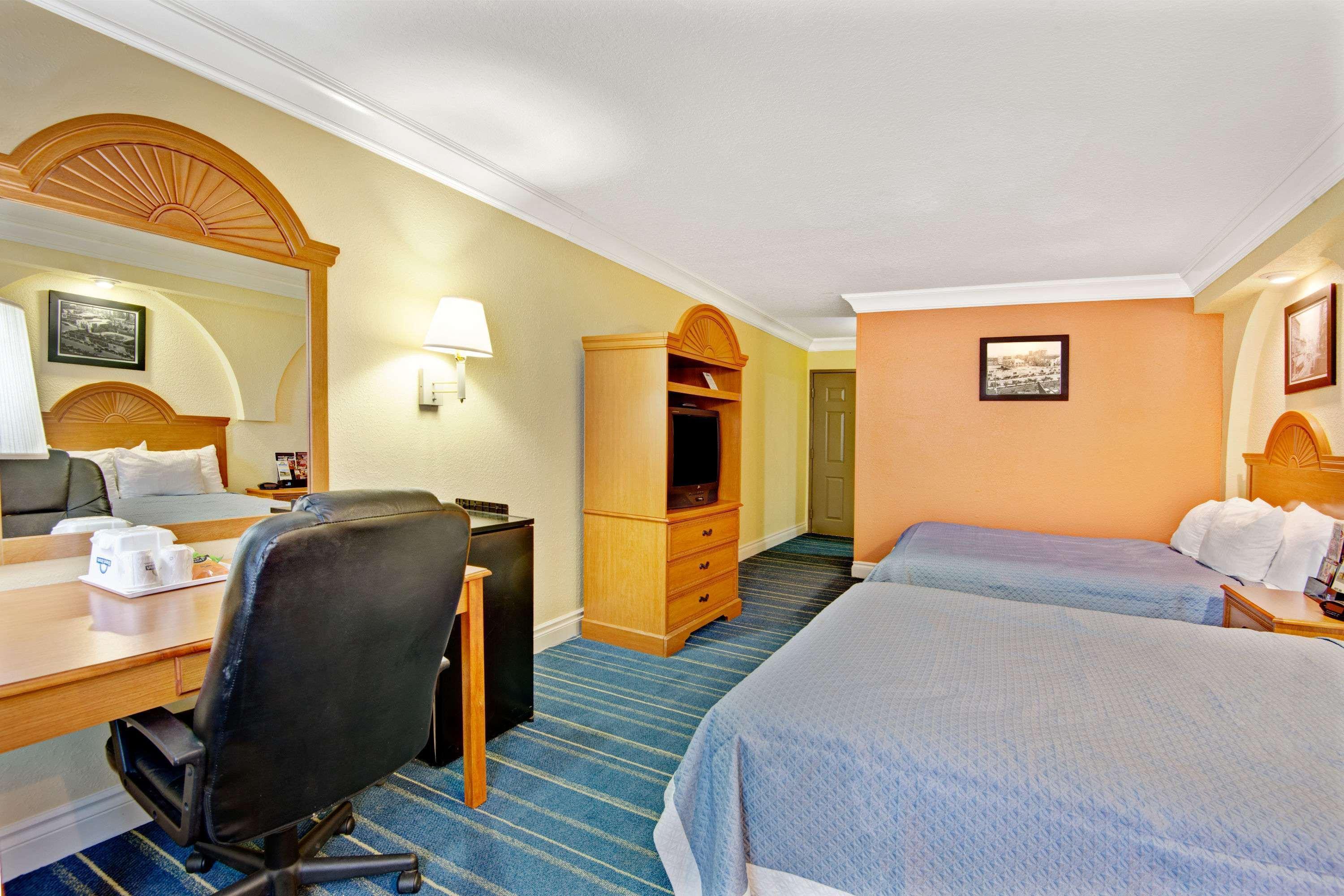 Days Inn By Wyndham San Antonio Airport Extérieur photo