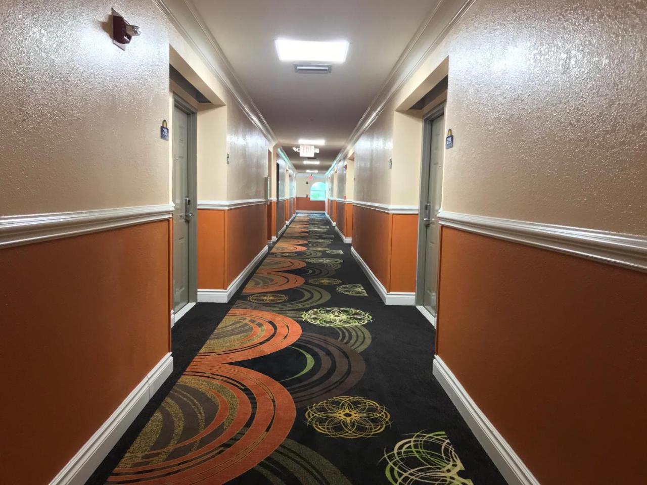 Days Inn By Wyndham San Antonio Airport Extérieur photo