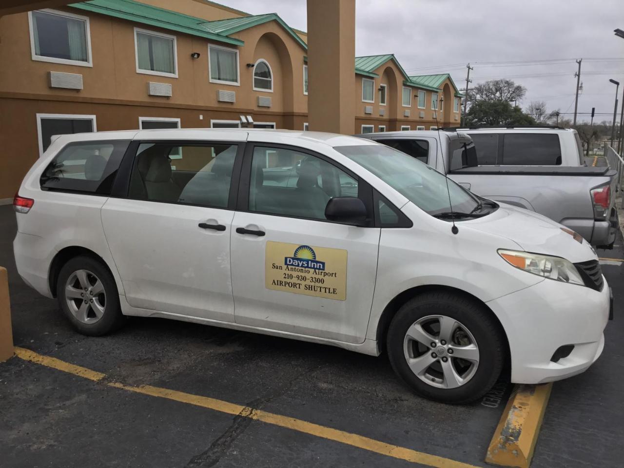 Days Inn By Wyndham San Antonio Airport Extérieur photo